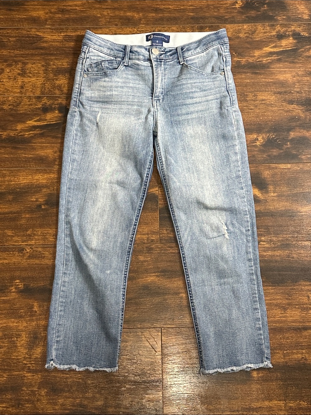 Democracy “Ab”solution Size 6 Light Wash Crop Raw Hem Jeans 👖✨